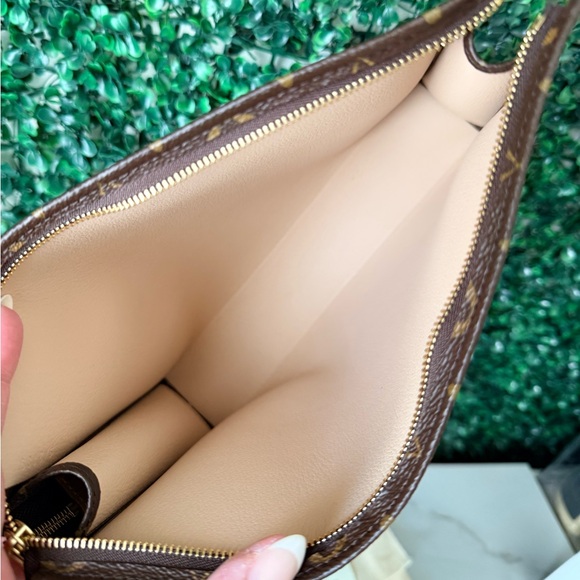 Louis Vuitton Brown Monogram Toiletry 26 Pouch - Picture 6 of 9